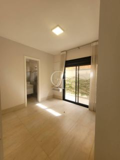 Casa para locação com 03 Suítes e Quintal no Condomínio Villas do Golfe