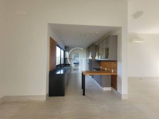 Casa para locação com 03 Suítes e Quintal no Condomínio Villas do Golfe