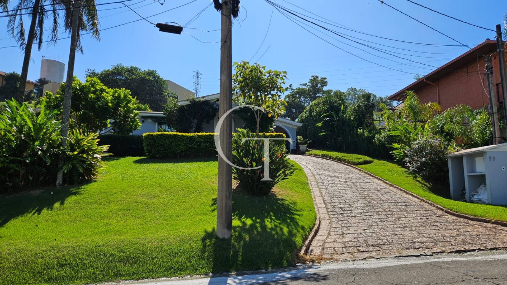 Casa para locação com 03 Suítes - Condomínio Campos Santo Antônio