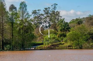 Casa para locação com 03 Suítes - Condomínio Campos Santo Antônio