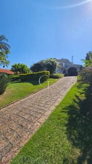 Casa para locação com 03 Suítes - Condomínio Campos Santo Antônio