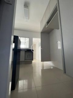 Apartamento a venda no condomínio Yasmim com 3 dormitórios e suíte e 2 vagas de garagem