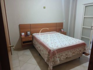 Casa Para Vender com 03 dormitório sendo 01 suíte - Parque São Camilo em Itu