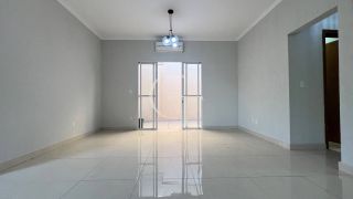 Casa para Alugar no Condomínio Portal Vila Rica em Itu com Edícula, Área Gourmet e Quintal Amplo