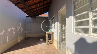 Imóvel com 2 Casas e Entradas Independentes à Venda no Jardim Aeroporto em Itu