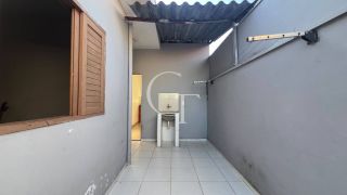 Imóvel com 2 Casas e Entradas Independentes à Venda no Jardim Aeroporto em Itu