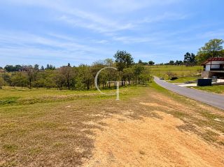 Terreno de Esquina com Vista Permanente para a Mata no Terras de São José II em Itu