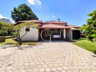 Casa no Condomínio Chácara Flórida a venda com 3 dormitórios e suíte e piscina