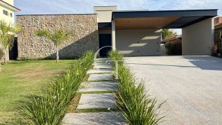 Casa Térrea de Alto Padrão à Venda com 4 Suítes e Piscina no Condomínio Campos de Santo Antônio I em Itu/SP