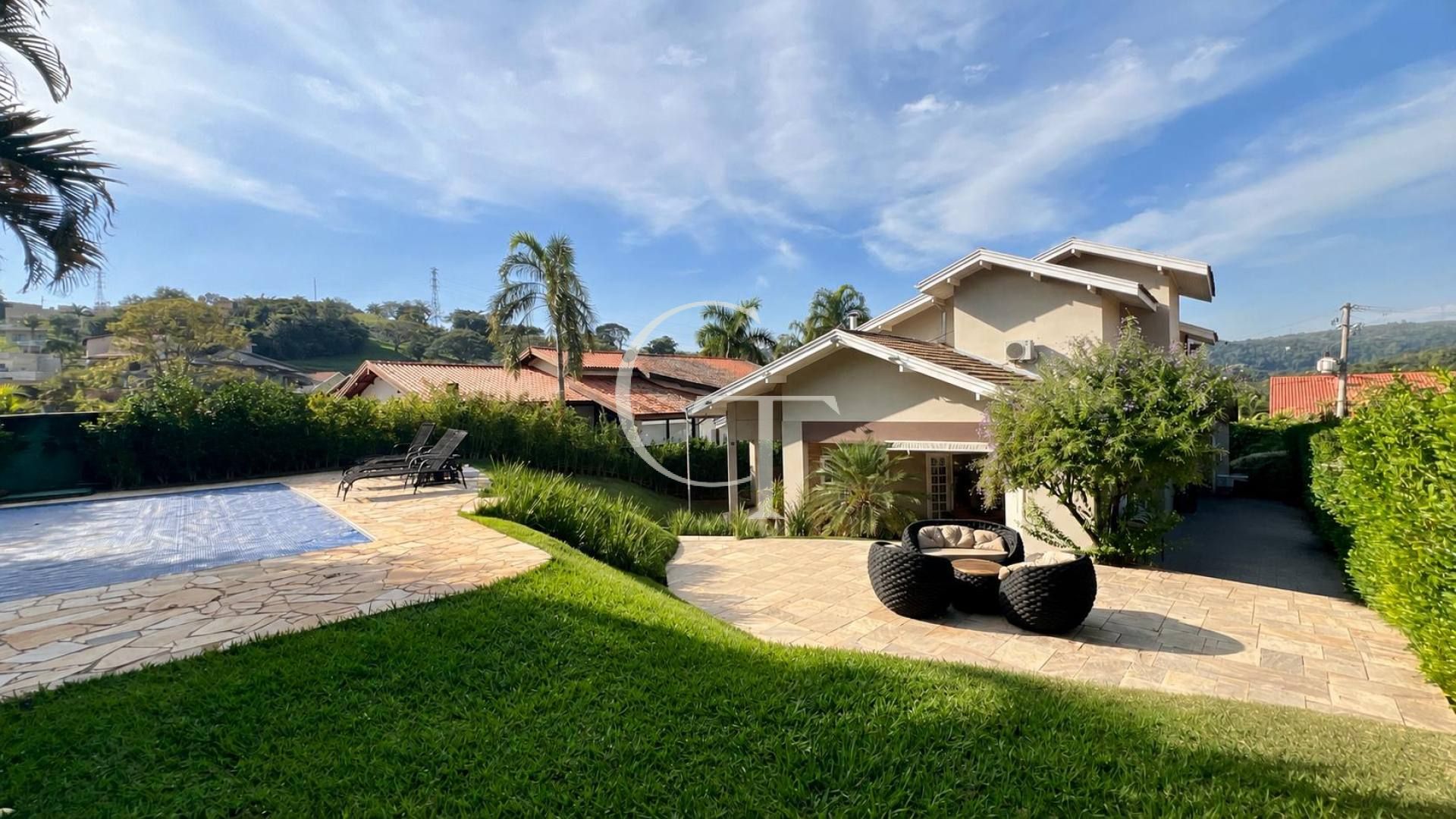 Casa à Venda no Condomínio Campos de Santo Antônio I em Itu | 3 Dormitórios, Piscina Aquecida e Espaço Gourmet