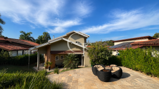 Casa à Venda no Condomínio Campos de Santo Antônio I em Itu | 3 Dormitórios, Piscina Aquecida e Espaço Gourmet