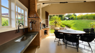 Casa à Venda no Condomínio Campos de Santo Antônio I em Itu | 3 Dormitórios, Piscina Aquecida e Espaço Gourmet