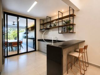 Casa Térrea à Venda no Condomínio Gardenville em Itu | 3 Suítes, Piscina Aquecida e Vista Permanente para Área Verde
