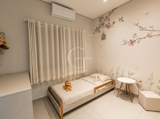 Casa Térrea à Venda no Condomínio Gardenville em Itu | 3 Suítes, Piscina Aquecida e Vista Permanente para Área Verde