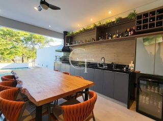 Casa Térrea à Venda no Condomínio Gardenville em Itu | 3 Suítes, Piscina Aquecida e Vista Permanente para Área Verde
