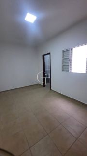 Casa para locacao 3 quartos sendo uma suíte  no bairro jd Corazza