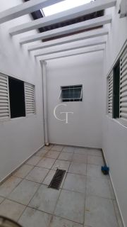 Casa para locacao 3 quartos sendo uma suíte  no bairro jd Corazza