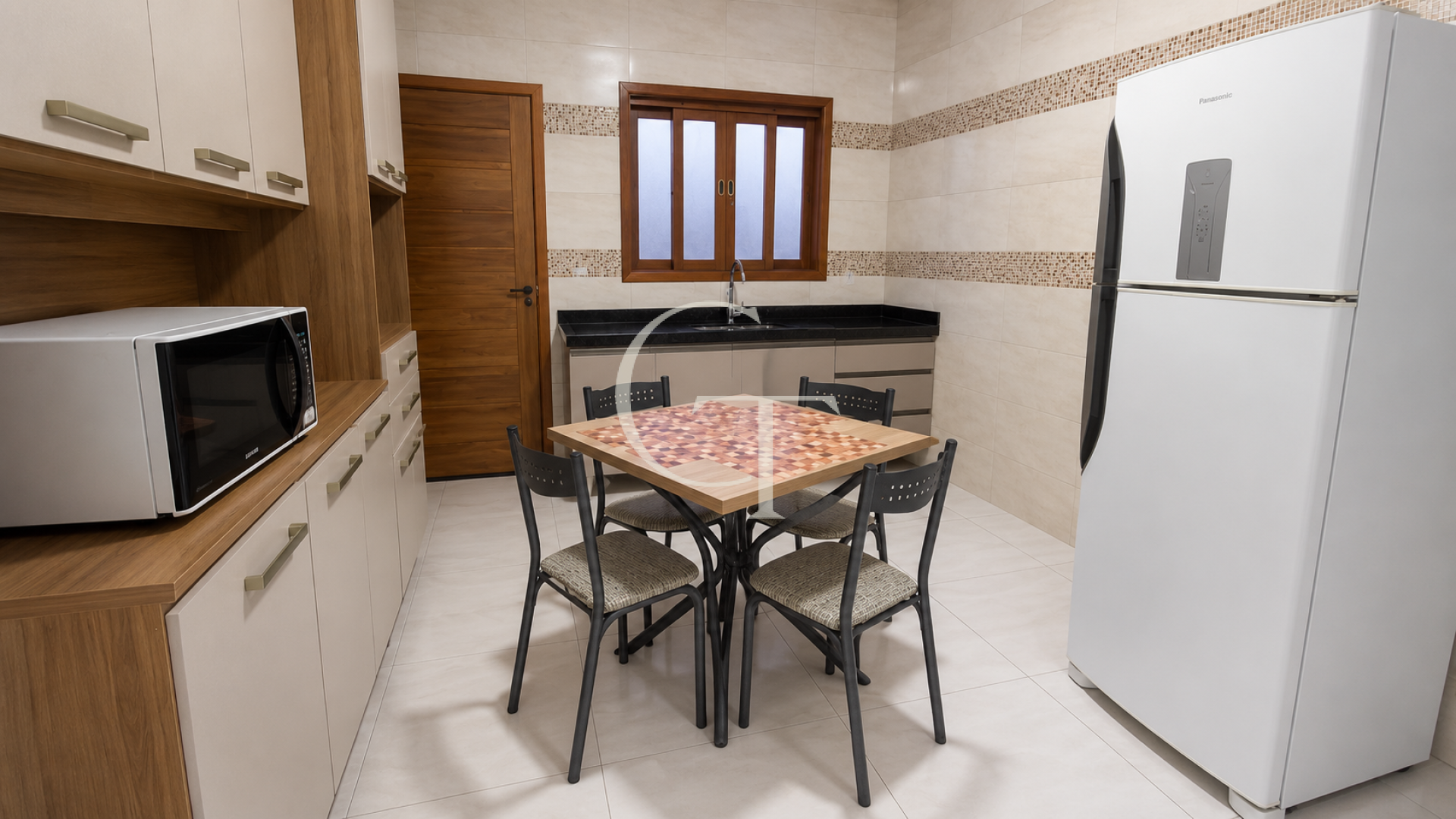 Casa à Venda com 02 Quartos sendo 01 suíte em São Roque | Analisa troca em casa em Itu.