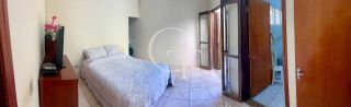Casa para Alugar | 03 Quartos sendo 1 Suíte | Amplo Quintal | Garagem para 3 Carros