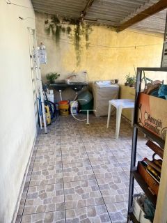 Casa para Alugar | 03 Quartos sendo 1 Suíte | Amplo Quintal | Garagem para 3 Carros