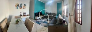 Casa para Alugar | 03 Quartos sendo 1 Suíte | Amplo Quintal | Garagem para 3 Carros