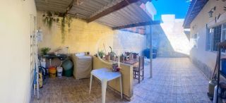 Casa para Alugar | 03 Quartos sendo 1 Suíte | Amplo Quintal | Garagem para 3 Carros