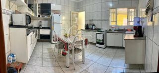 Casa para Alugar | 03 Quartos sendo 1 Suíte | Amplo Quintal | Garagem para 3 Carros