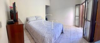 Casa para Alugar | 03 Quartos sendo 1 Suíte | Amplo Quintal | Garagem para 3 Carros