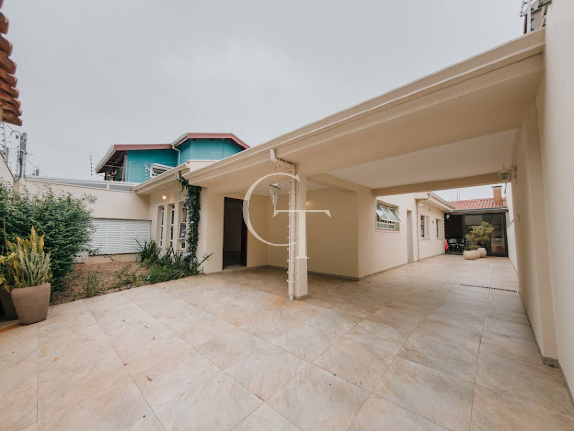 Casa à Venda em Itu na Vila Guitti | 3 Quartos, Suíte Master, 5 Vagas |