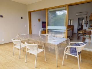 Casa para Alugar com 03 Suítes - Condomínio Villas do Golfe