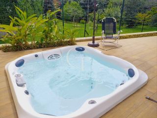 Casa para Alugar com 03 Suítes - Condomínio Villas do Golfe