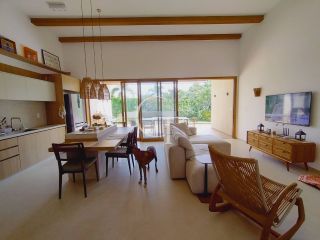 Casa para Alugar com 03 Suítes - Condomínio Villas do Golfe