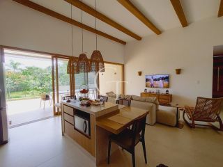 Casa para Alugar com 03 Suítes - Condomínio Villas do Golfe