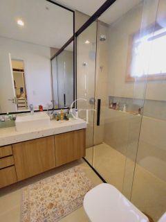 Casa para Alugar com 03 Suítes - Condomínio Villas do Golfe