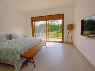 Casa para Alugar com 03 Suítes - Condomínio Villas do Golfe