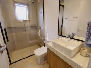 Casa para Alugar com 03 Suítes - Condomínio Villas do Golfe