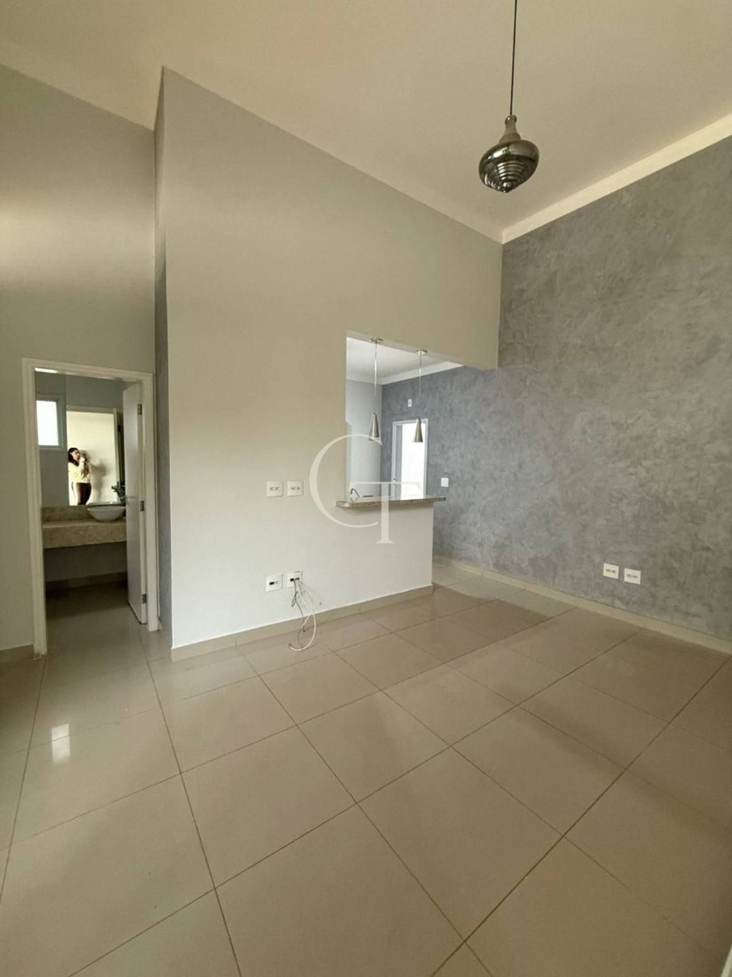 Casa Para Vender 03 Quartos sendo 01 Suíte no Condomínio Portal dos Sabiás