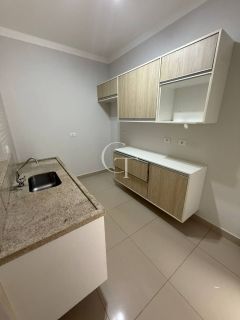 Casa Para Vender 03 Quartos sendo 01 Suíte no Condomínio Portal dos Sabiás