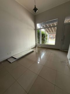 Casa Para Vender 03 Quartos sendo 01 Suíte no Condomínio Portal dos Sabiás
