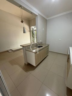 Casa Para Vender 03 Quartos sendo 01 Suíte no Condomínio Portal dos Sabiás