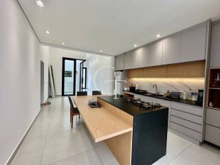 Casa Para Alugar com 3 quartos sendo 3 suítes - Residencial Garden Ville em Itu