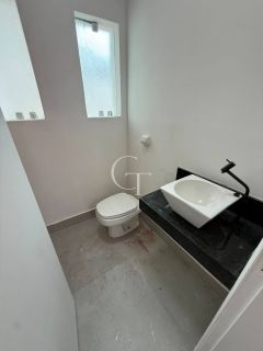 Casa Comercial para Locação com até 6 Salas, Piscina e 3 Vagas