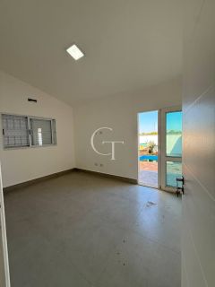 Casa Comercial para Locação com até 6 Salas, Piscina e 3 Vagas