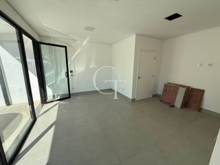 Casa Comercial para Locação com até 6 Salas, Piscina e 3 Vagas