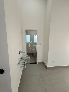 Casa Comercial para Locação com até 6 Salas, Piscina e 3 Vagas