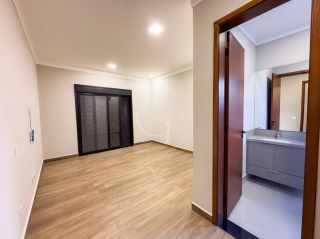 Casa Para Vender com 04 suítes no Residencial Saint Paul em Itu