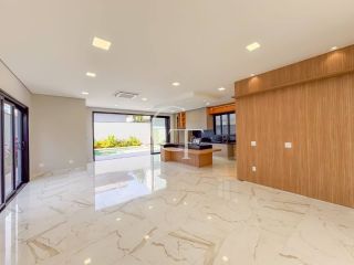 Casa Para Vender com 04 suítes no Residencial Saint Paul em Itu