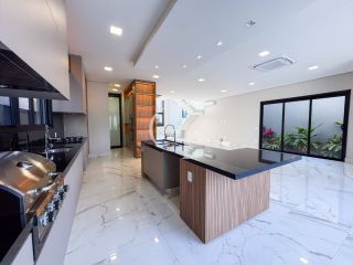 Casa Para Vender com 04 suítes no Residencial Saint Paul em Itu