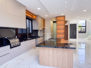 Casa Para Vender com 04 suítes no Residencial Saint Paul em Itu