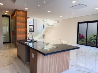 Casa Para Vender com 04 suítes no Residencial Saint Paul em Itu